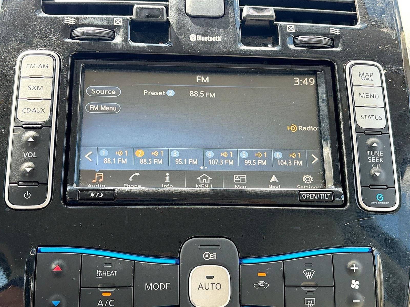 2016 Nissan LEAF SV