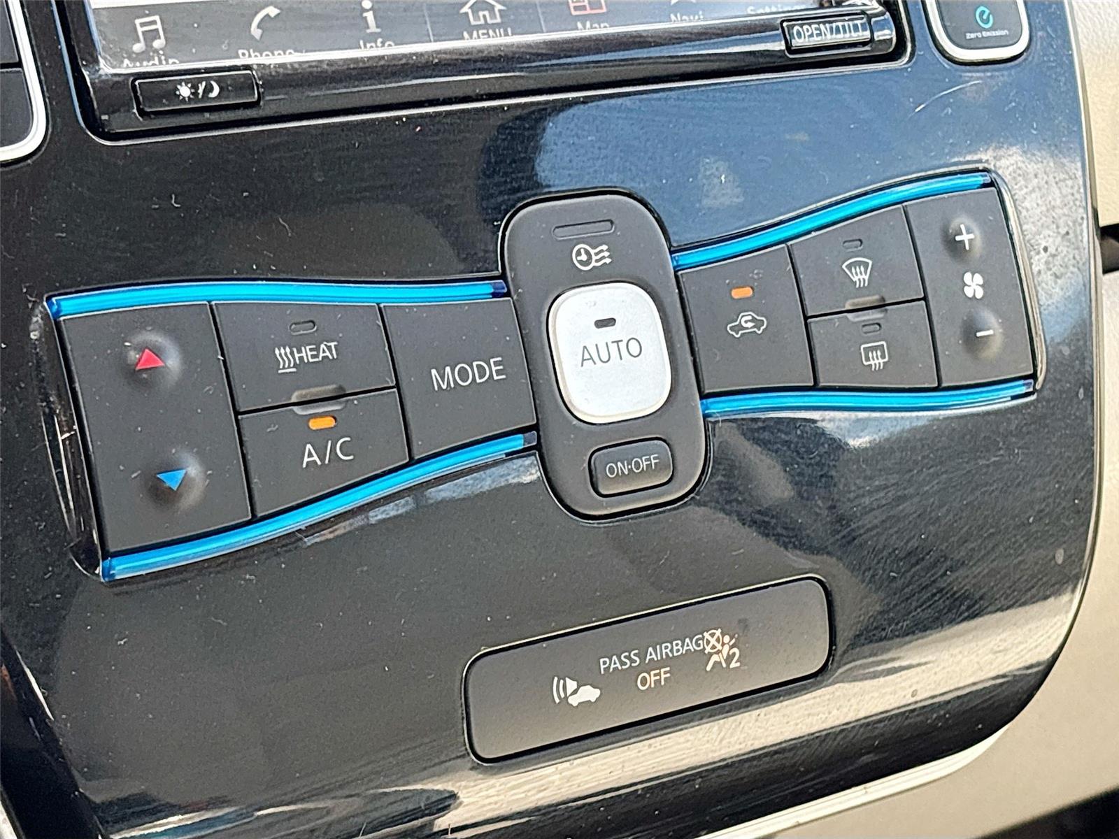 2016 Nissan LEAF SV