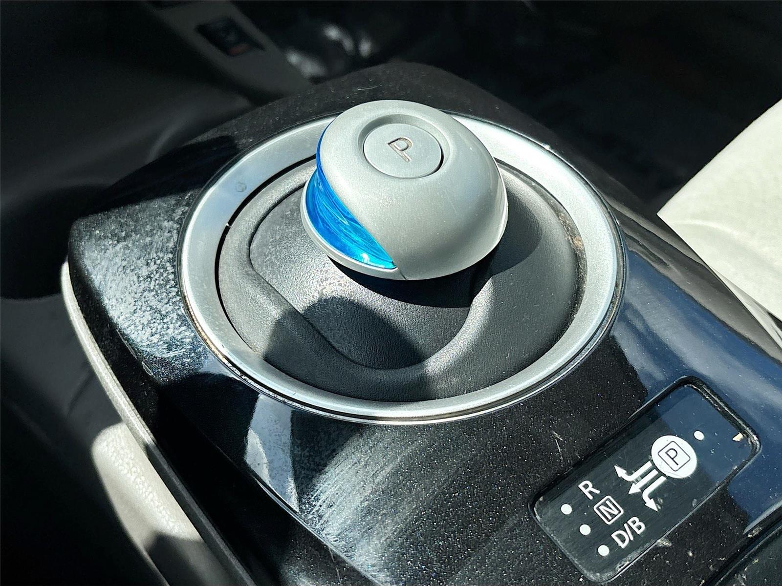 2016 Nissan LEAF SV