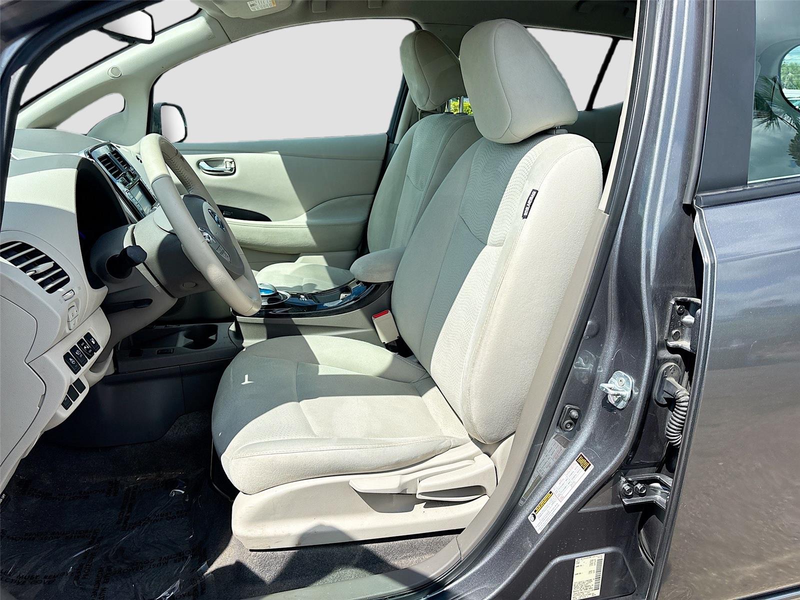 2016 Nissan LEAF SV