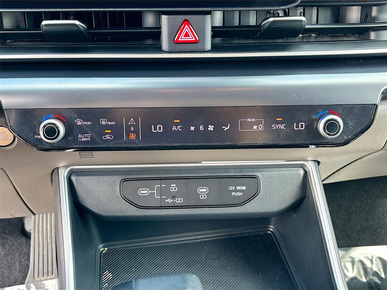 2025 Kia Carnival LXS