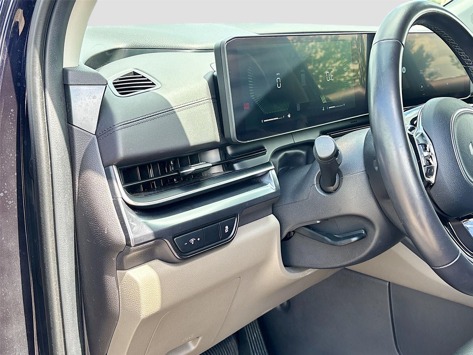 2025 Kia Carnival LXS