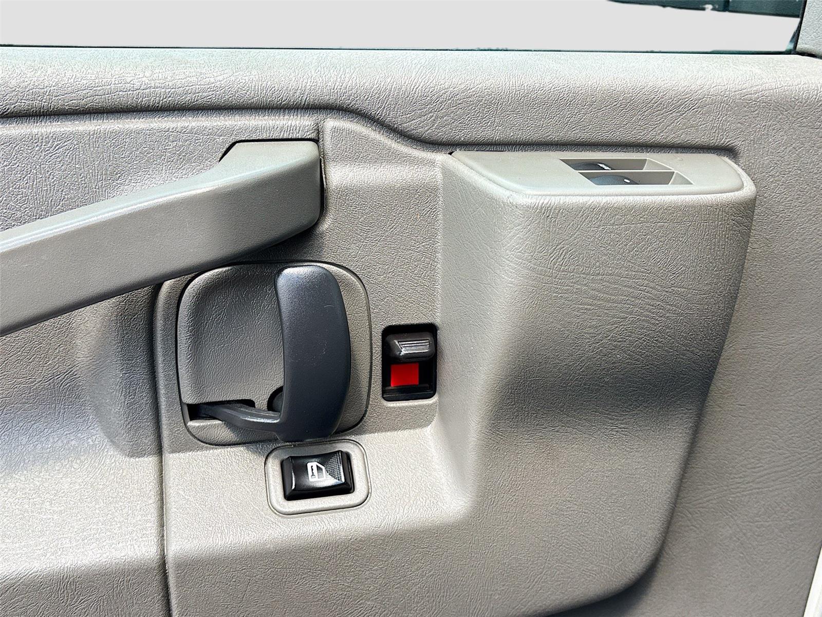 2020 Chevrolet Express Passenger LT