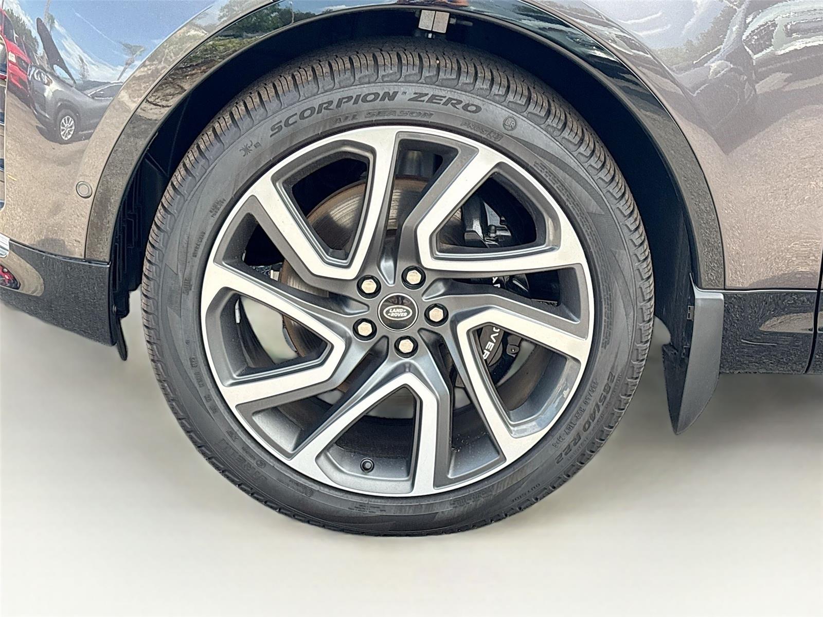 2024 Land Rover Discovery Metropolitan Edition