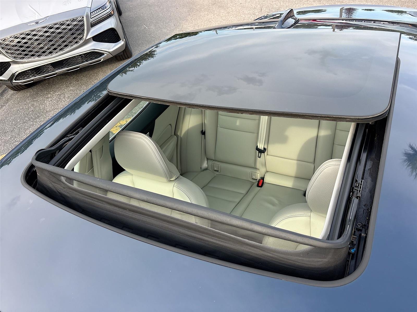 2022 Volvo S60 Recharge Plug-In Hybrid Inscription