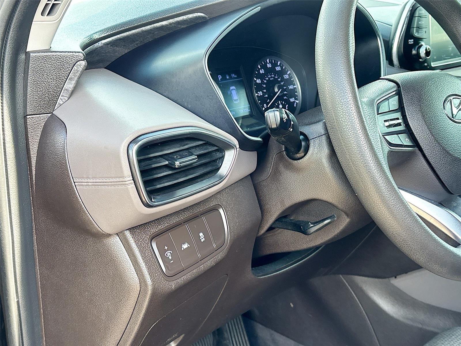 2020 Hyundai Santa Fe SE