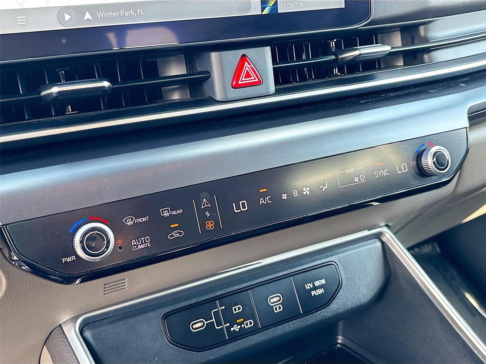 2025 Kia Carnival LXS