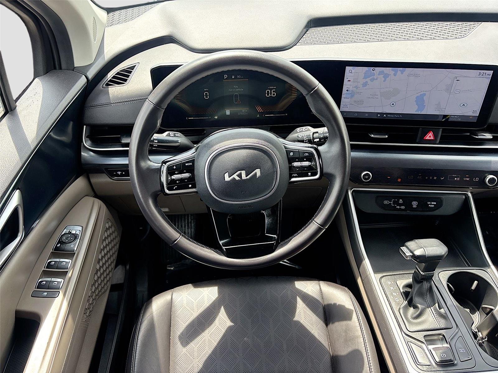 2025 Kia Carnival LXS