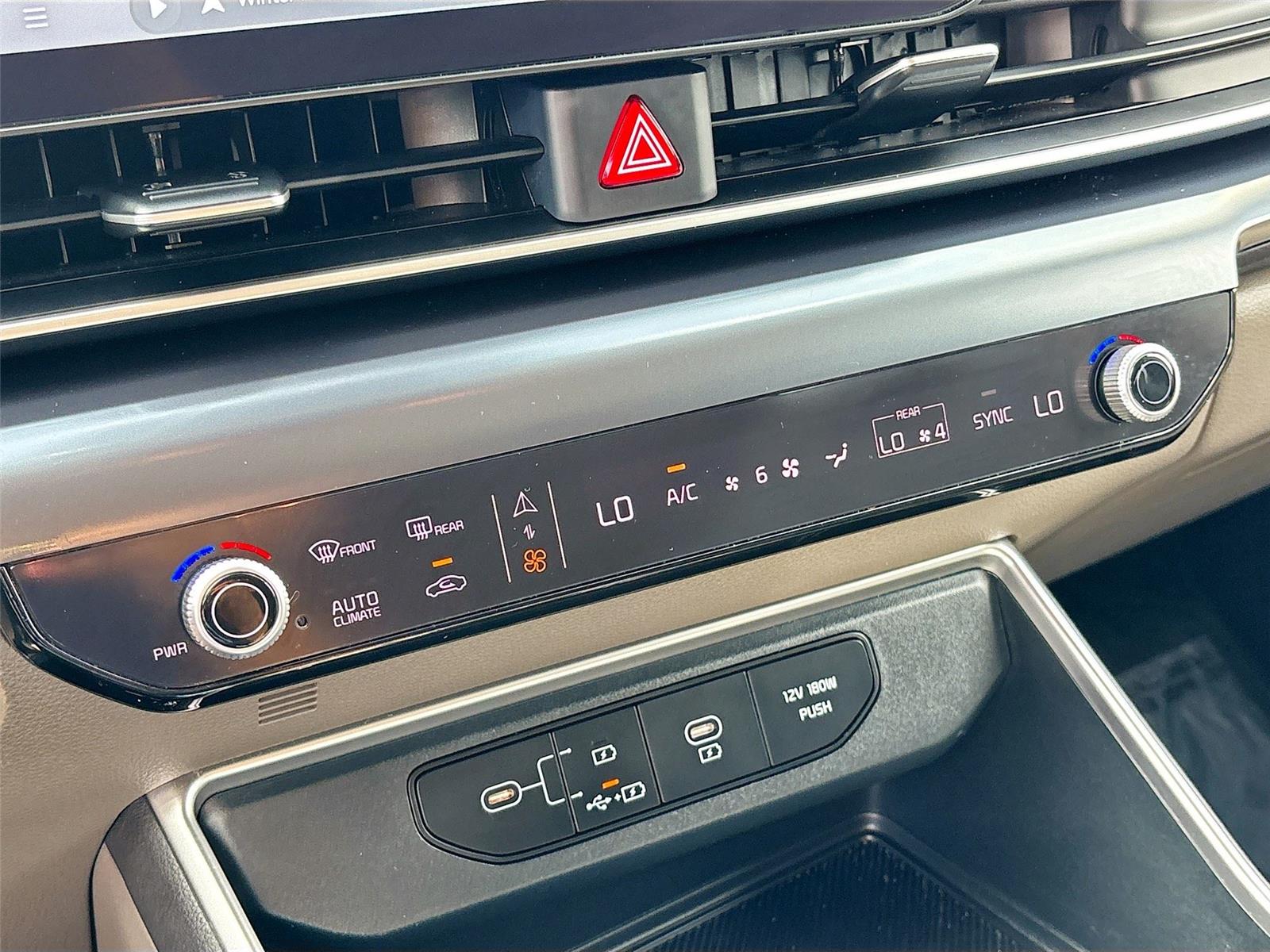 2025 Kia Carnival LXS