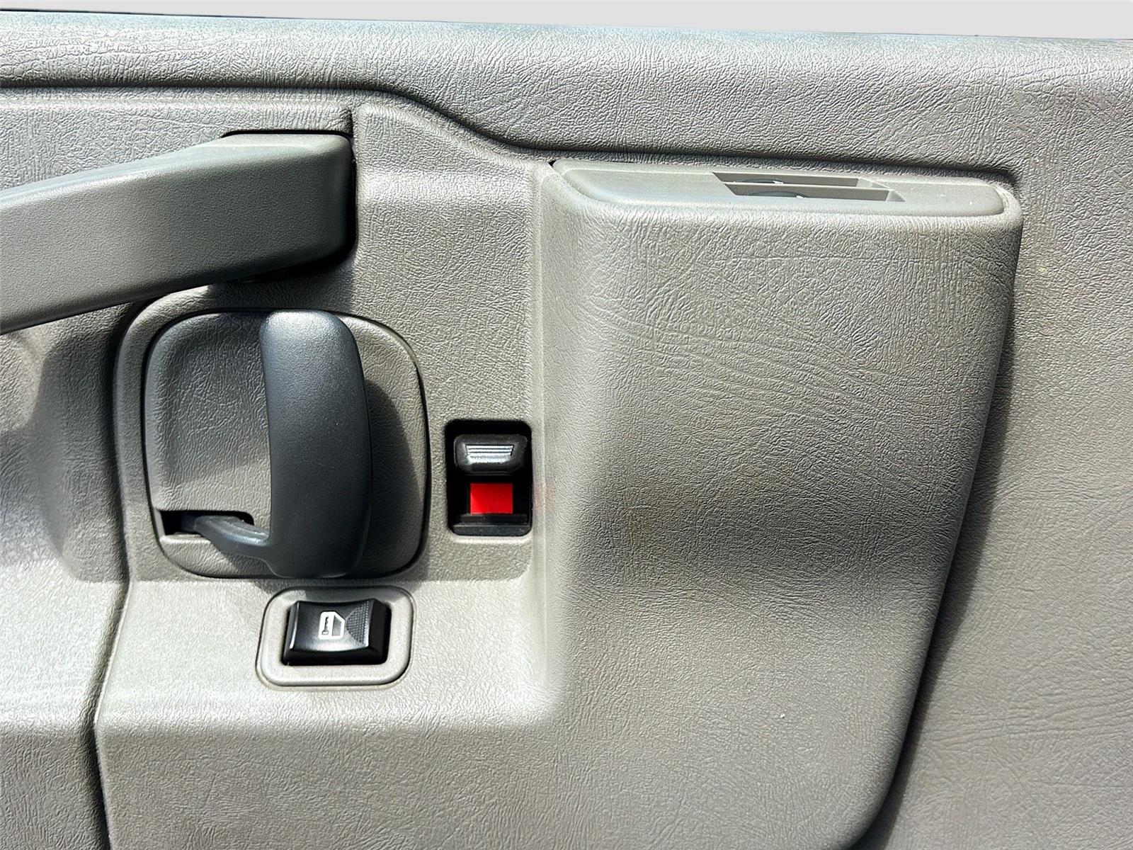 2020 Chevrolet Express Passenger LT