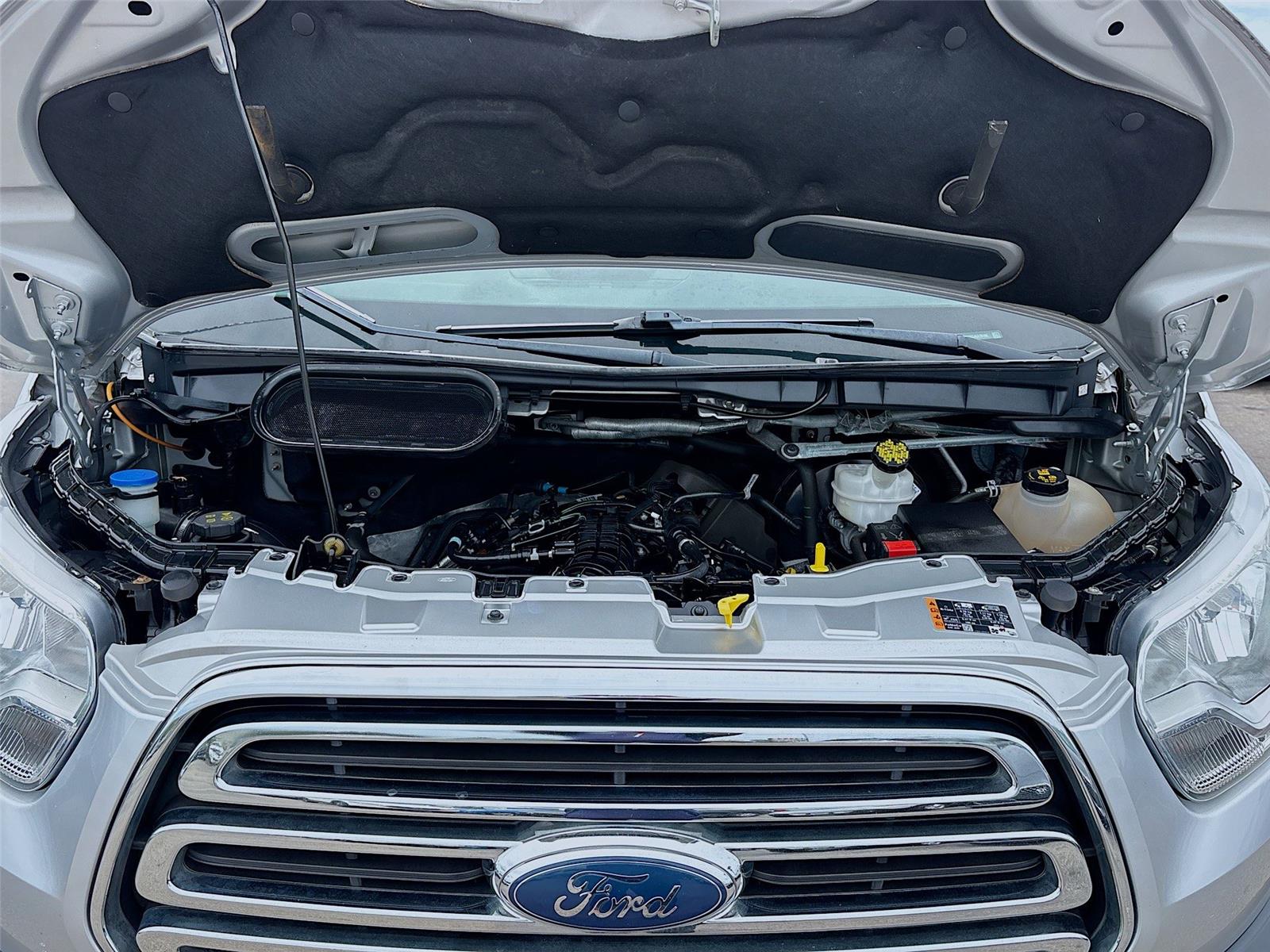 2018 Ford Transit Passenger Wagon XLT