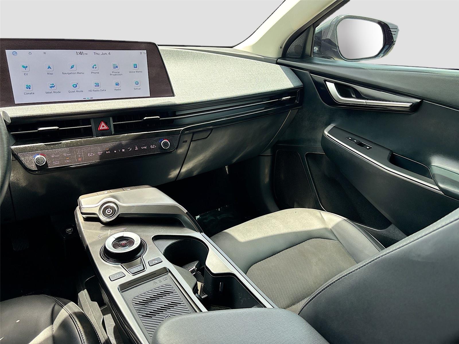 2024 Kia EV6 Light
