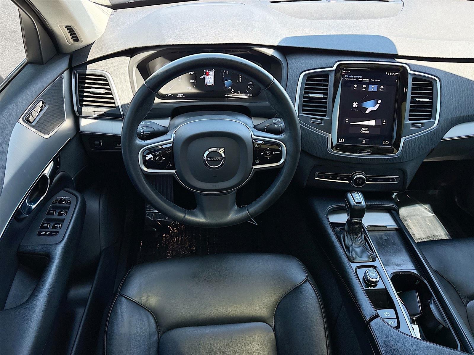 2022 Volvo XC90 Momentum