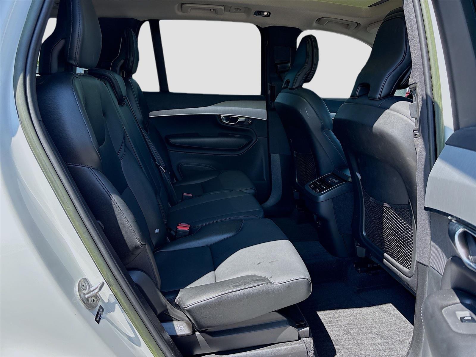 2022 Volvo XC90 Momentum