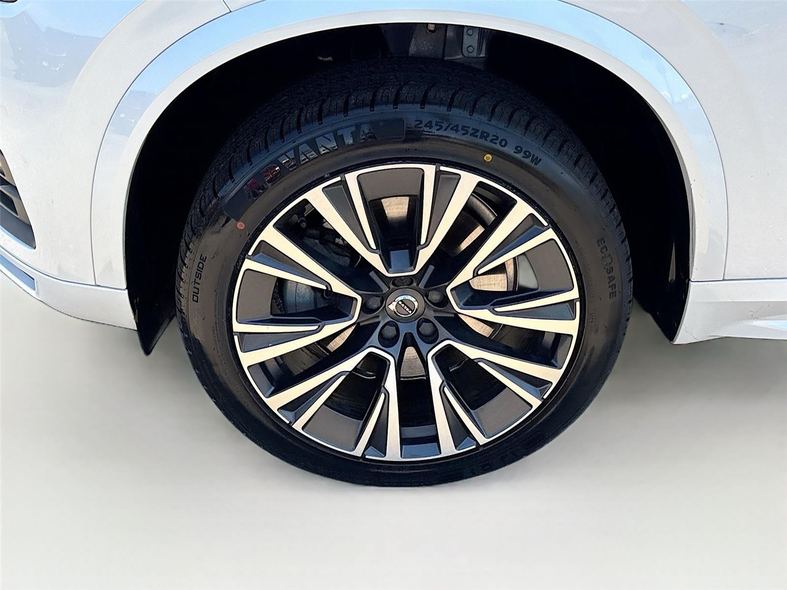 2022 Volvo XC90 Momentum