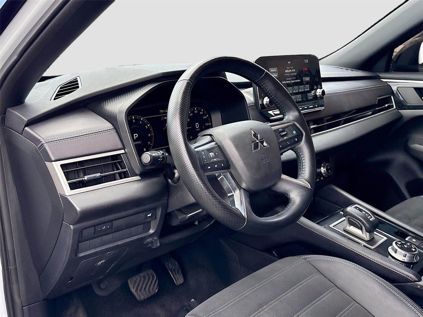 2024 Mitsubishi Outlander SE