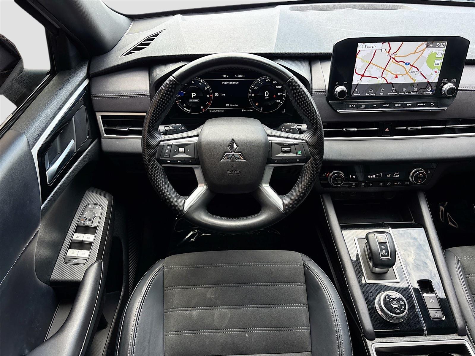 2024 Mitsubishi Outlander SE