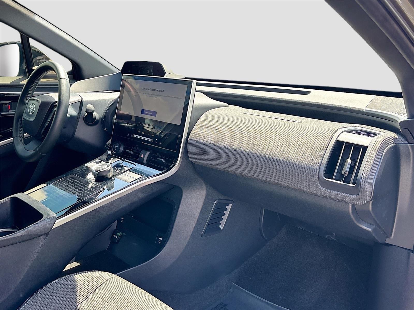2025 Toyota bZ4X XLE