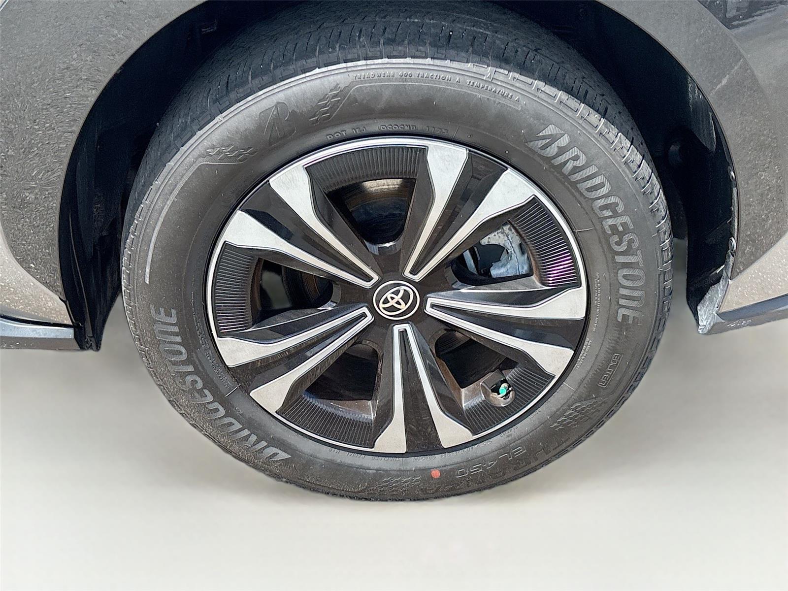 2025 Toyota bZ4X XLE