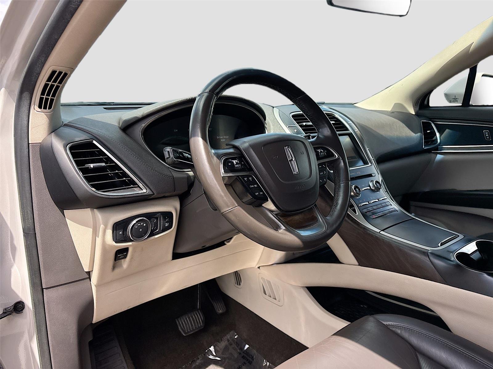 2019 Lincoln Nautilus Select