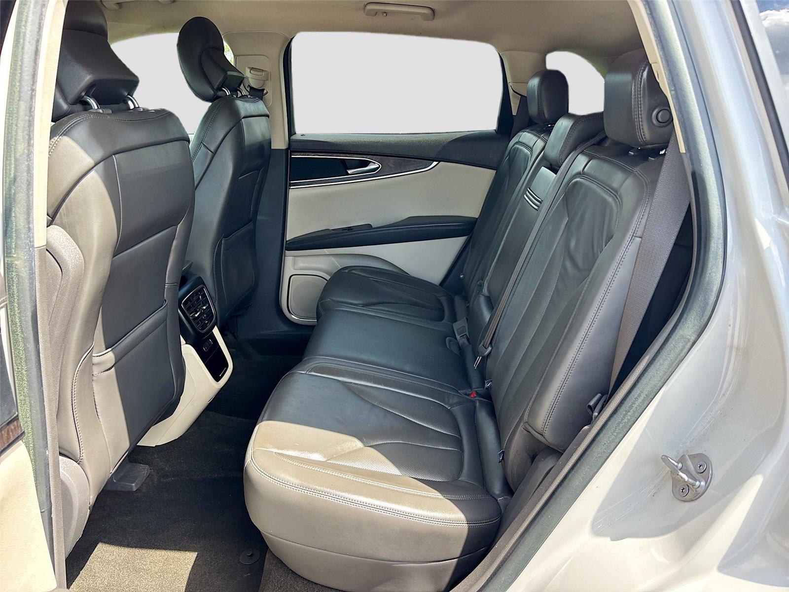 2019 Lincoln Nautilus Select