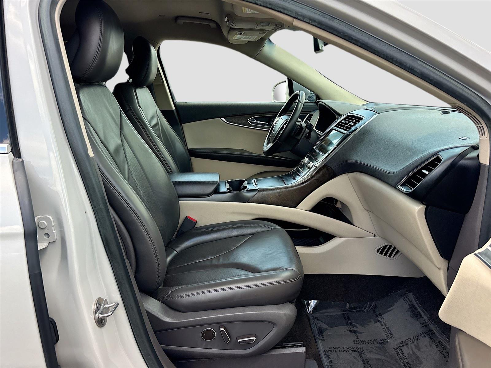 2019 Lincoln Nautilus Select