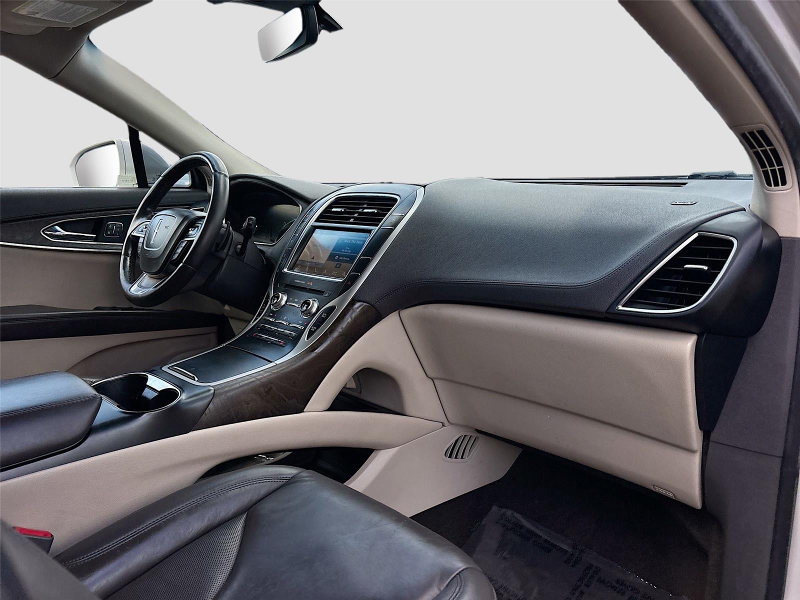 2019 Lincoln Nautilus Select