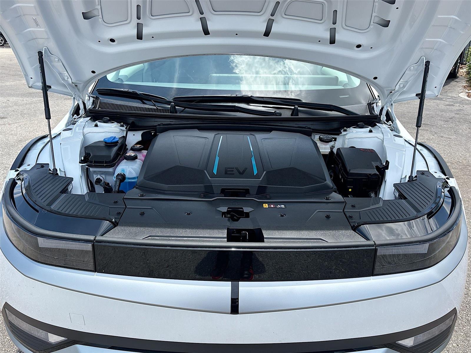 2024 Hyundai IONIQ 5 SE