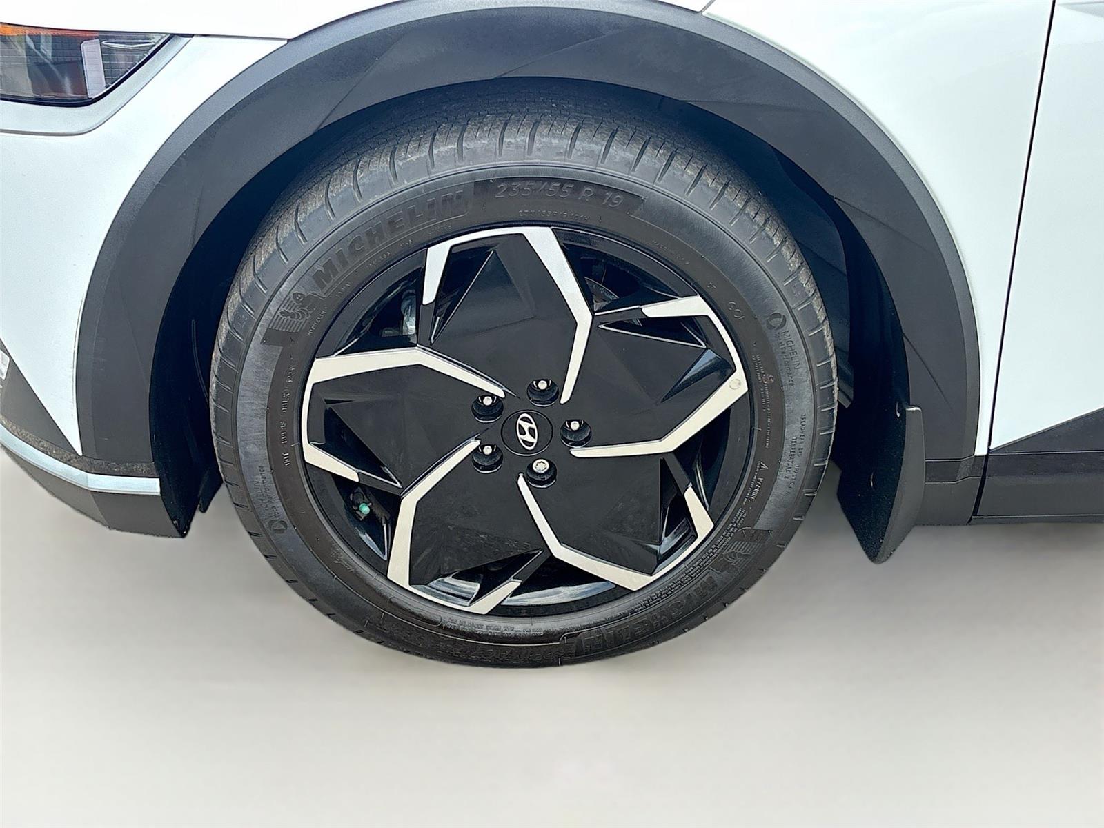2024 Hyundai IONIQ 5 SE