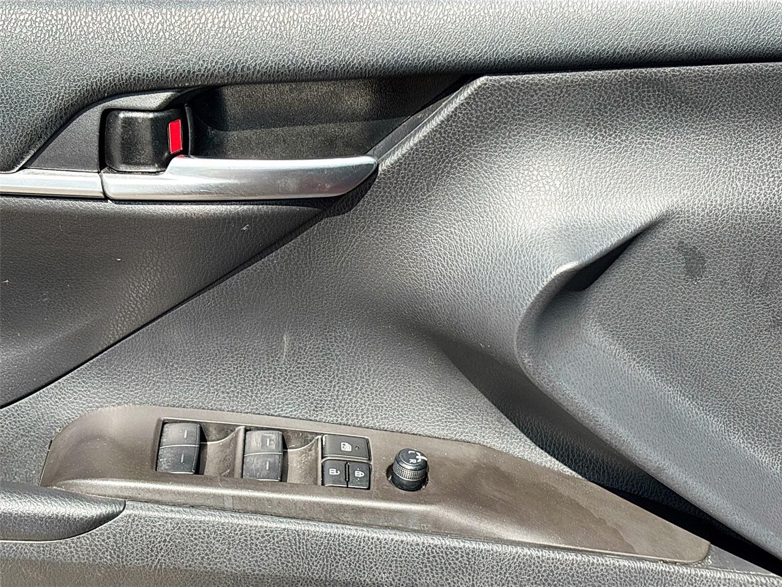 2024 Toyota Camry Hybrid SE