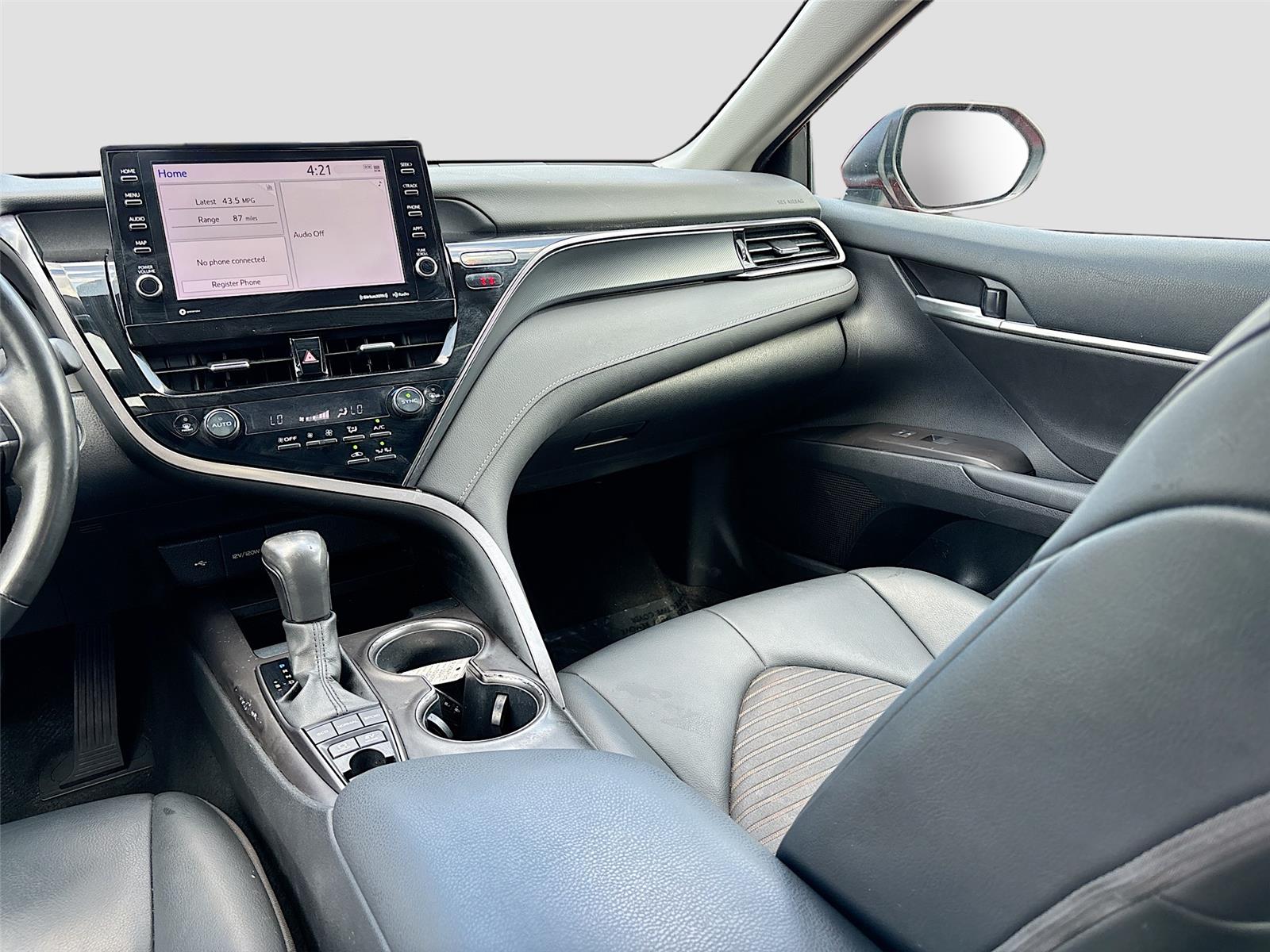 2024 Toyota Camry Hybrid SE
