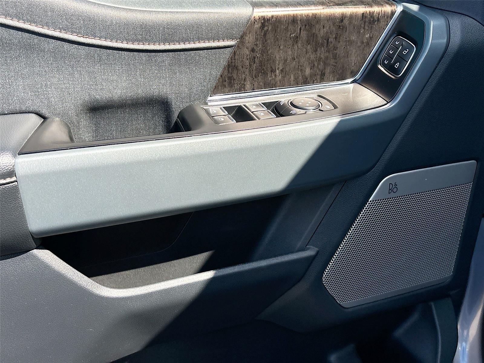 2022 Ford F-150 Lightning LARIAT