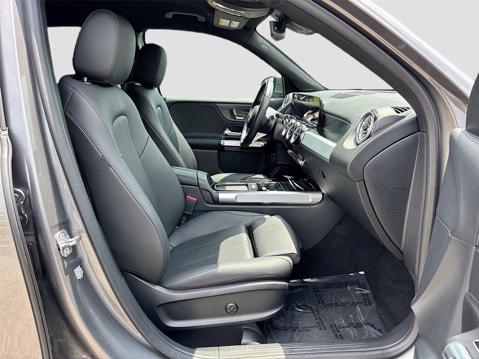 2025 Mercedes-Benz GLB Base - Photo 27