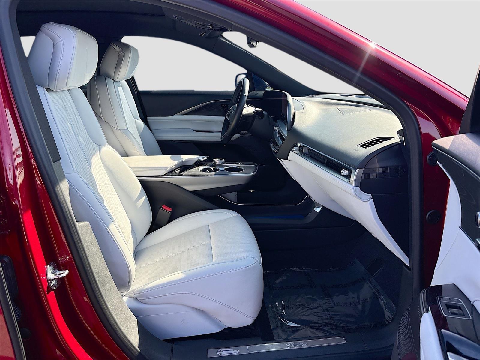 2024 Cadillac LYRIQ Sport