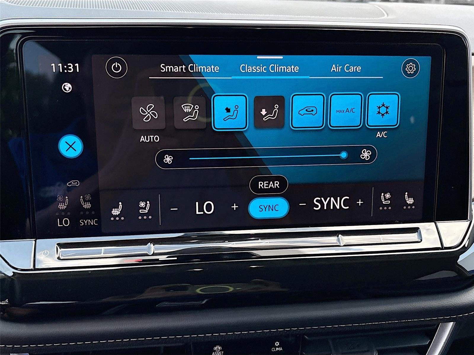 2025 Volkswagen Atlas 2.0T SE w/Technology