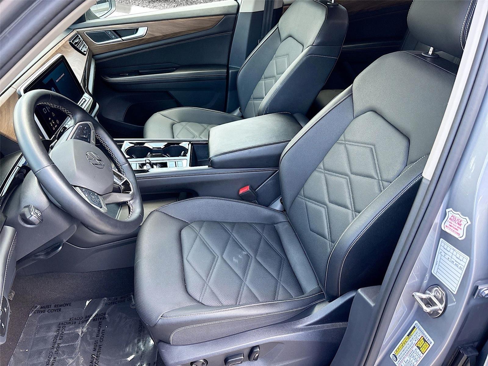 2025 Volkswagen Atlas 2.0T SE w/Technology