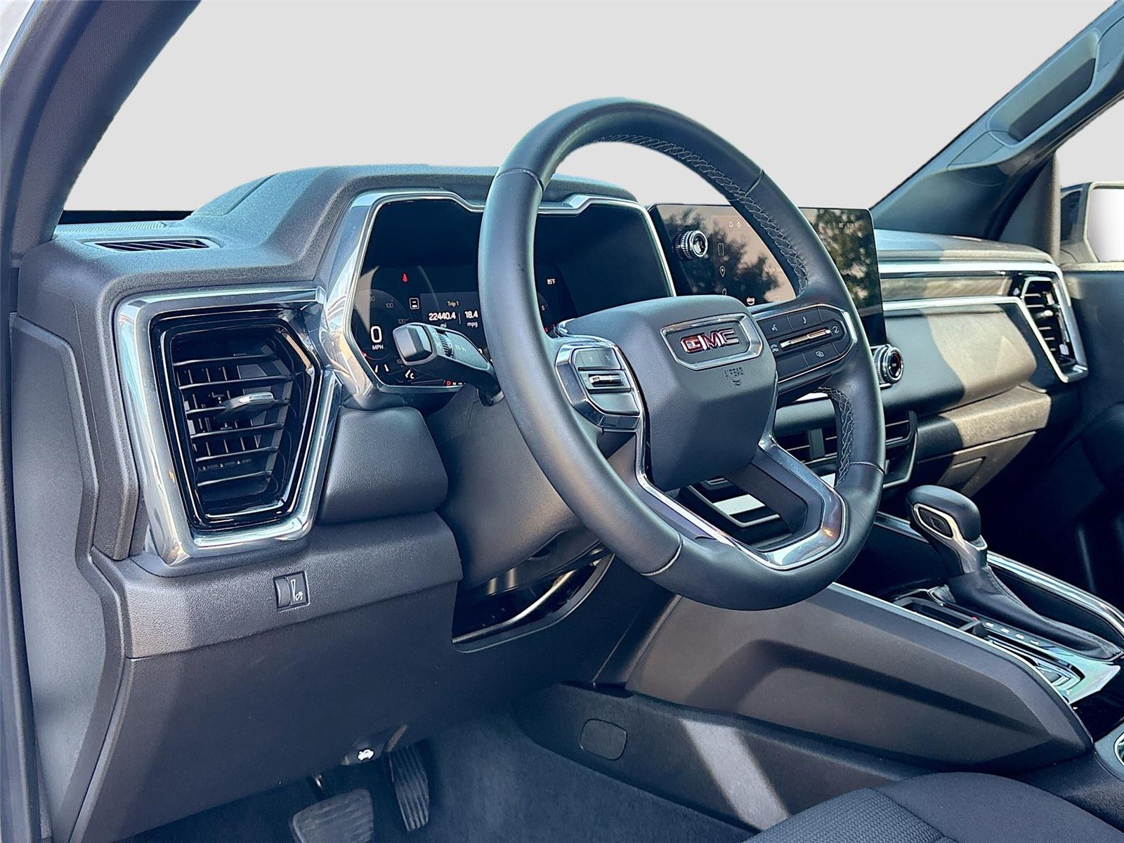2024 GMC CANYON ELEVATIO