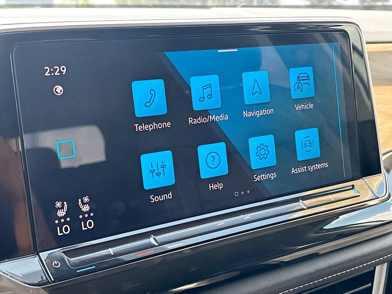 2025 Volkswagen Atlas 2.0T SE w/Technology