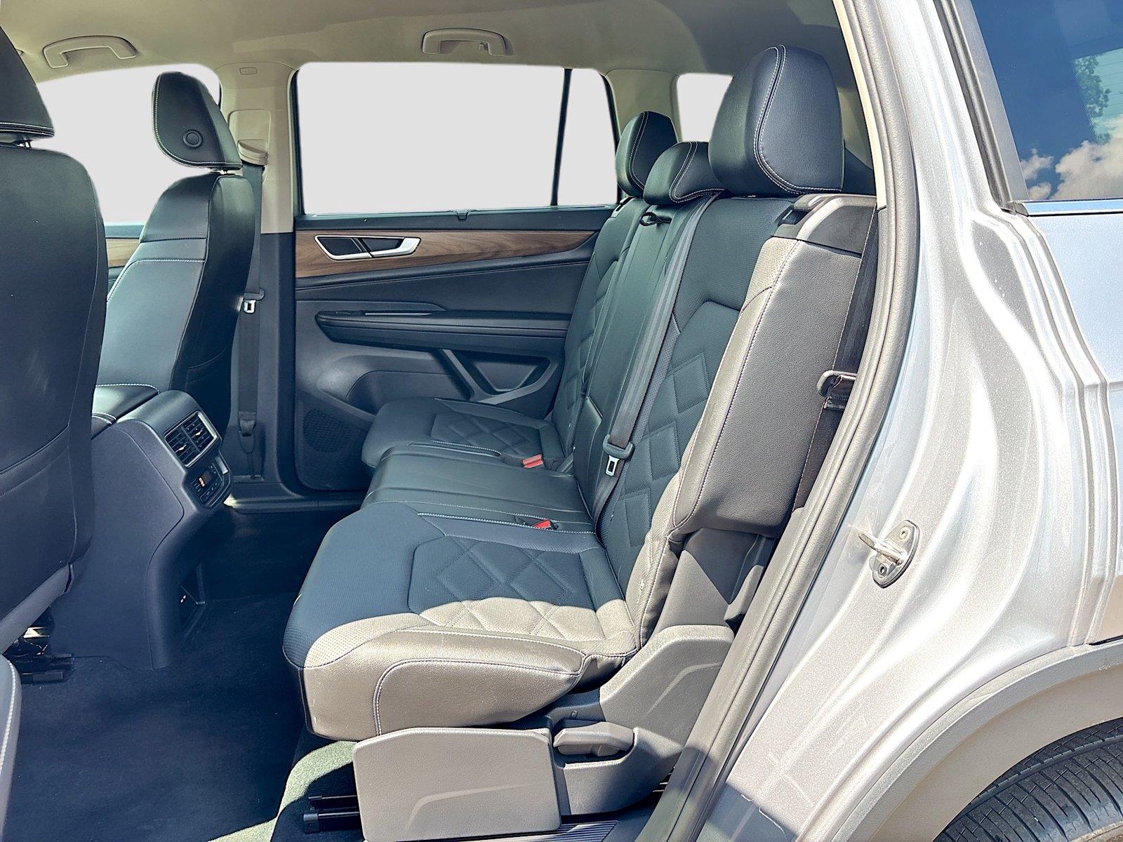 2025 Volkswagen Atlas 2.0T SE w/Technology