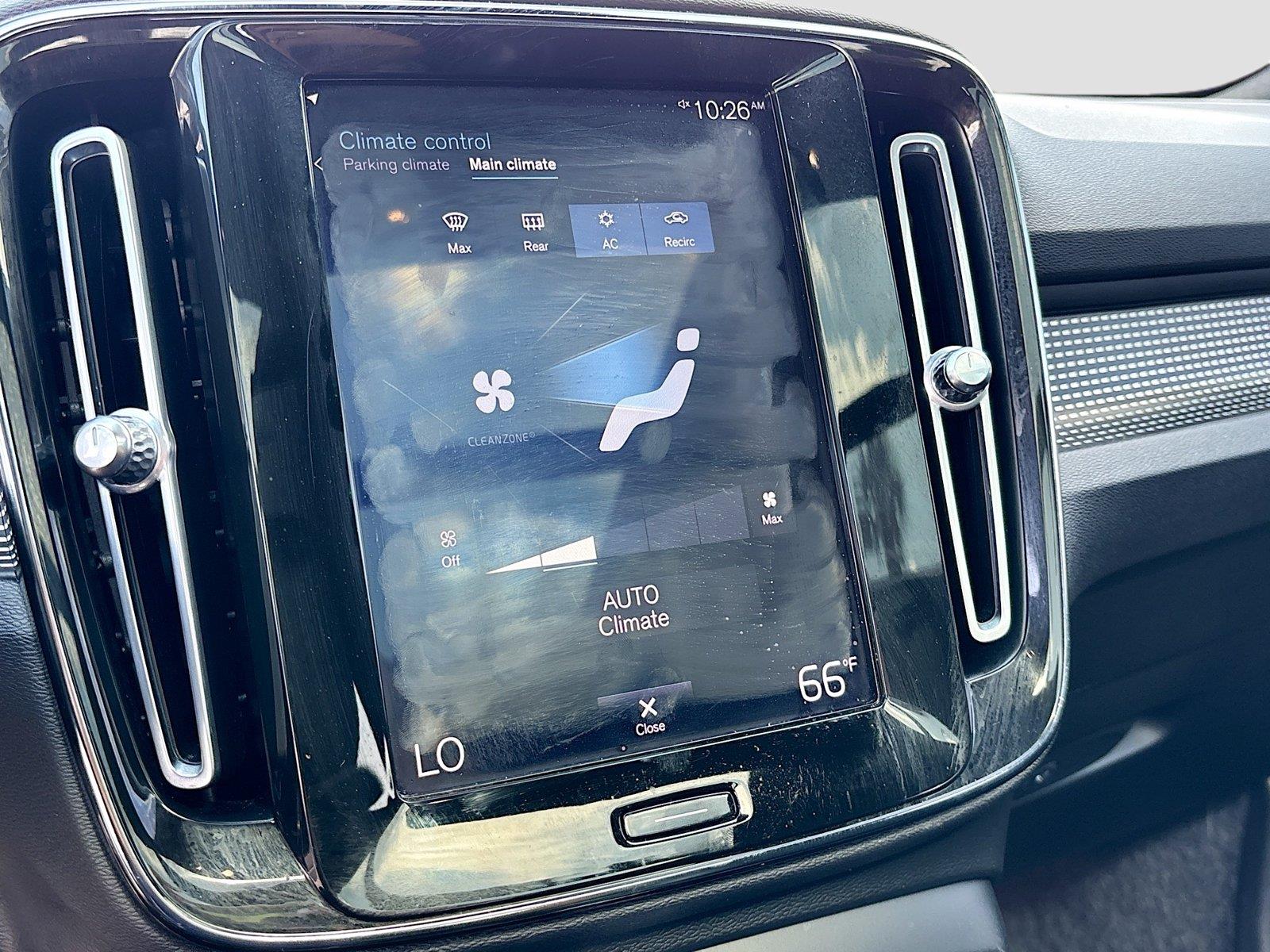 2019 VOLVO XC40 T4 R-DESIG