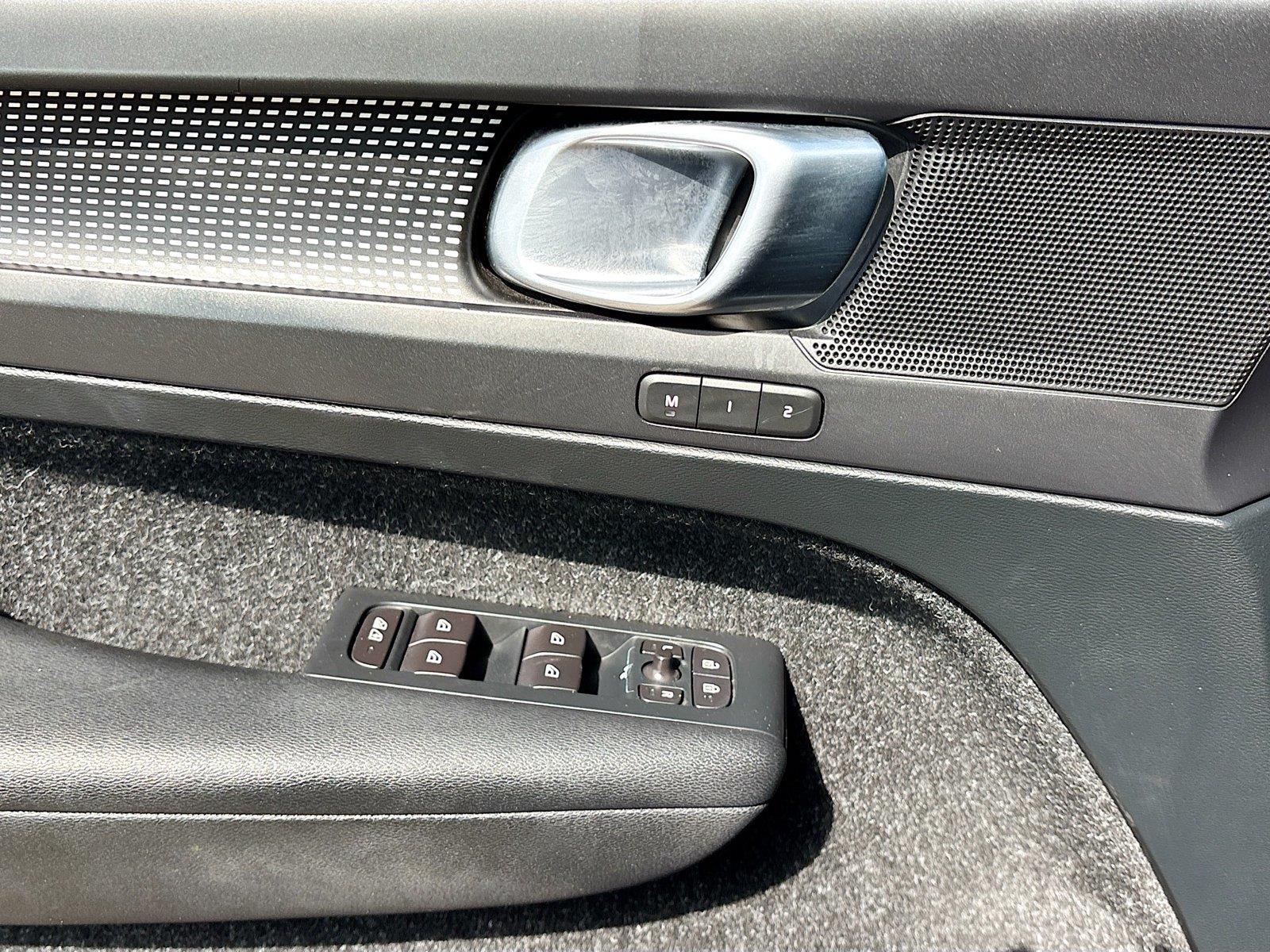 2019 VOLVO XC40 T4 R-DESIG