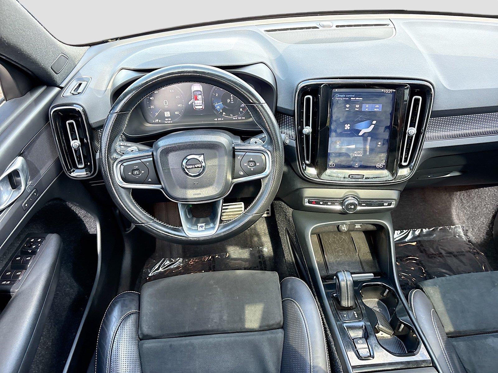 2019 VOLVO XC40 T4 R-DESIG