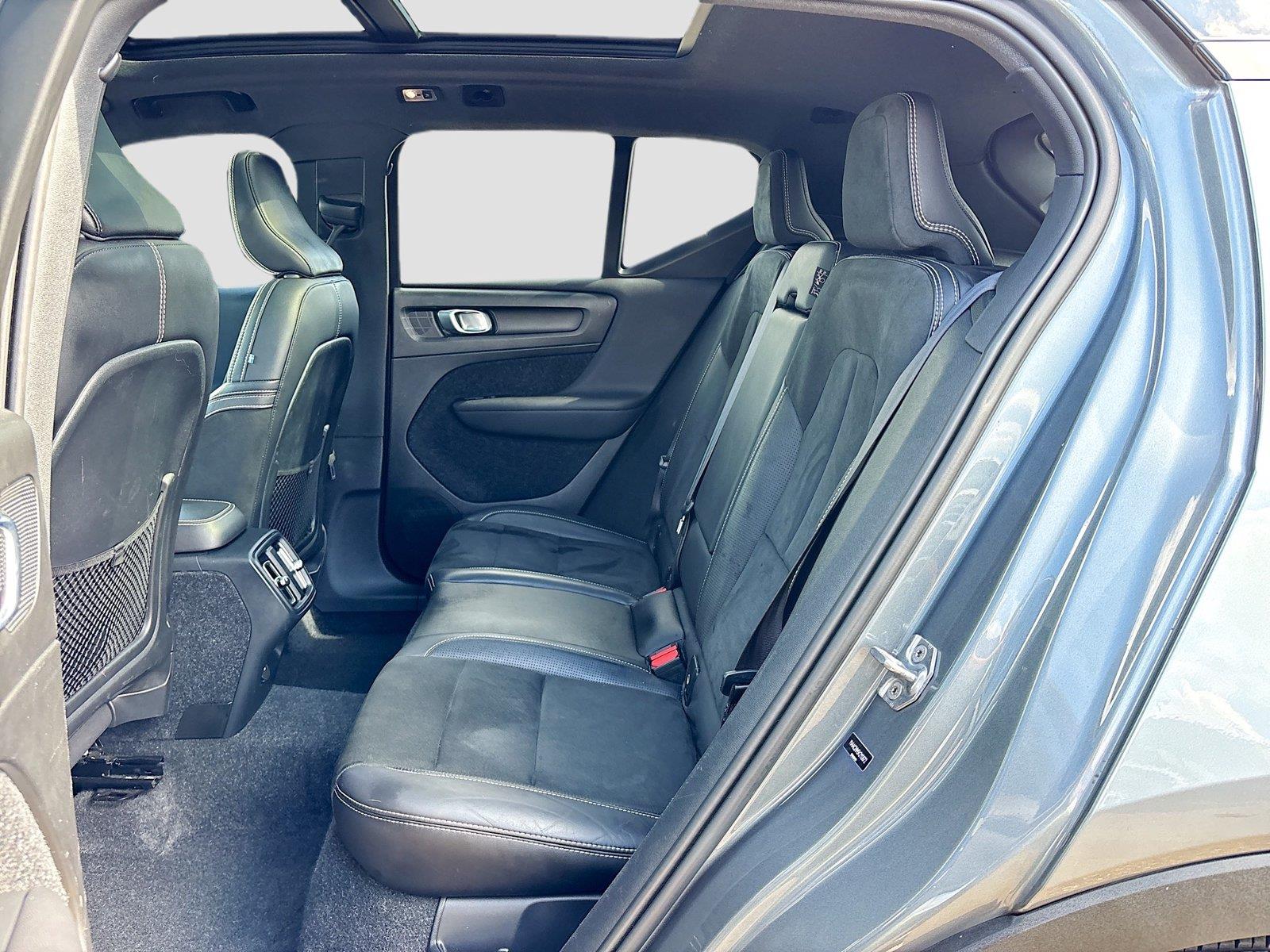 2019 VOLVO XC40 T4 R-DESIG
