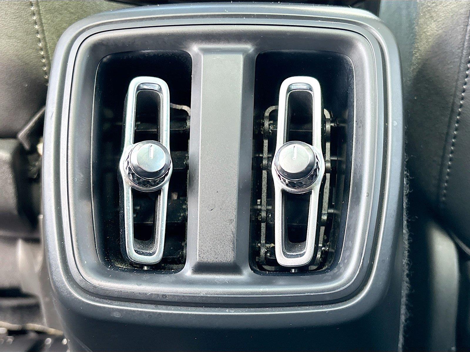 2019 VOLVO XC40 T4 R-DESIG