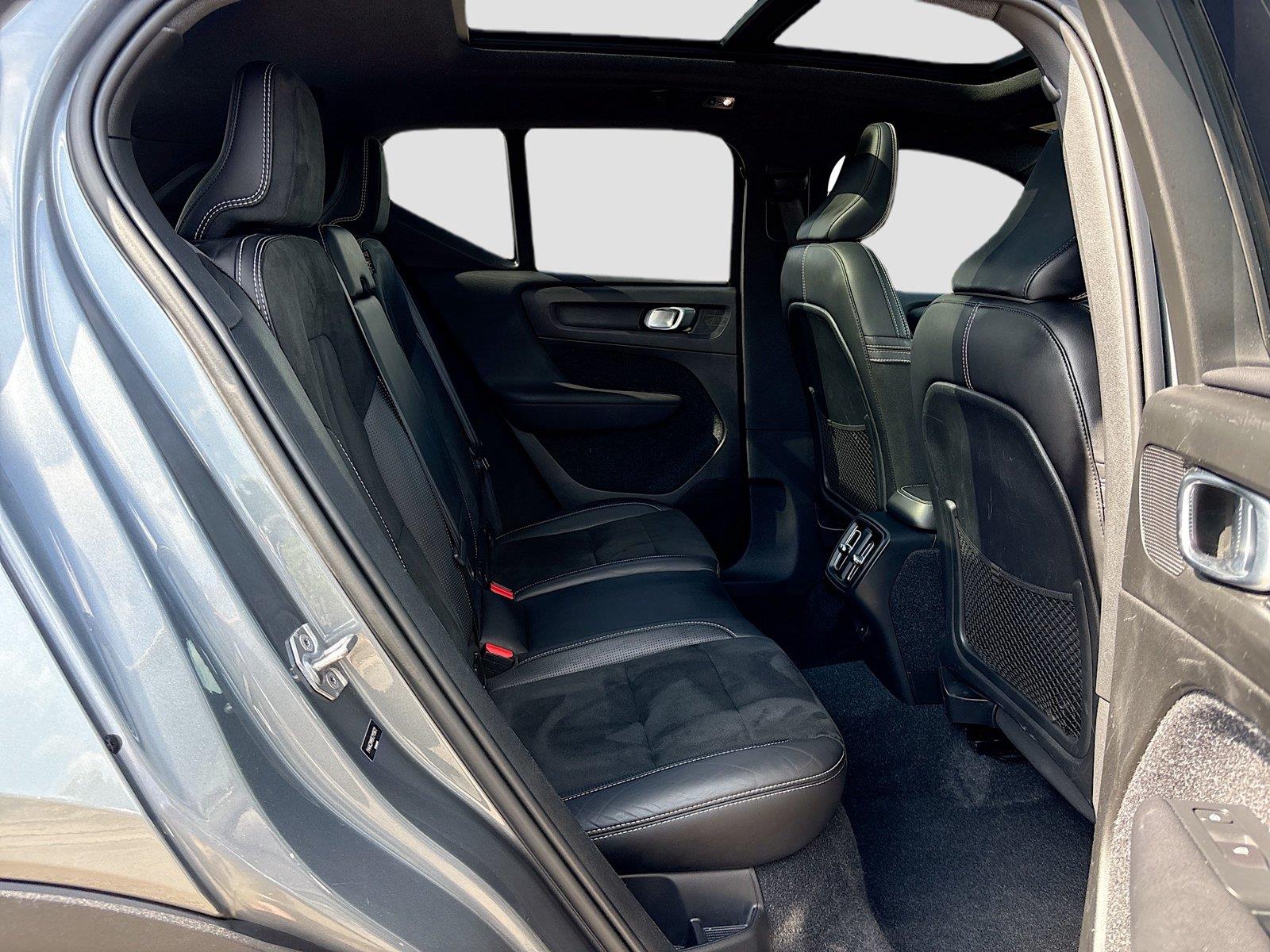 2019 VOLVO XC40 T4 R-DESIG