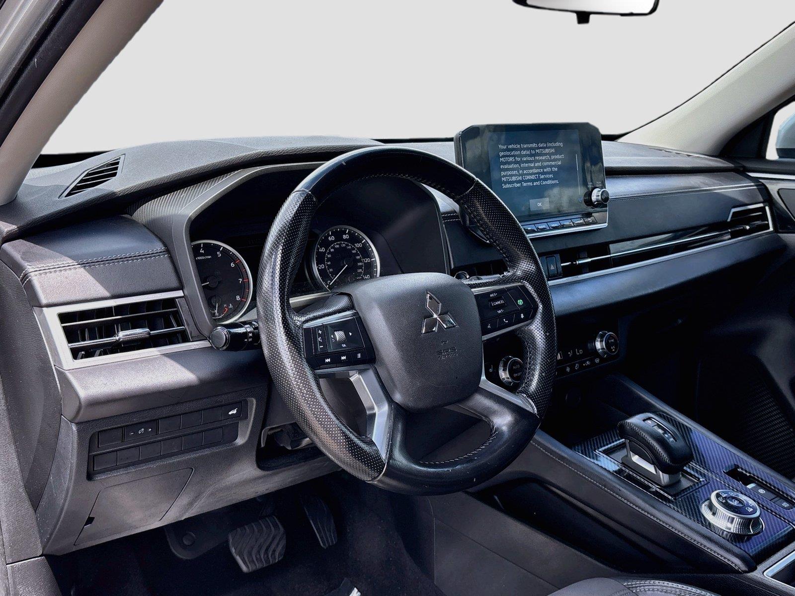 2022 Mitsubishi Outlander SE