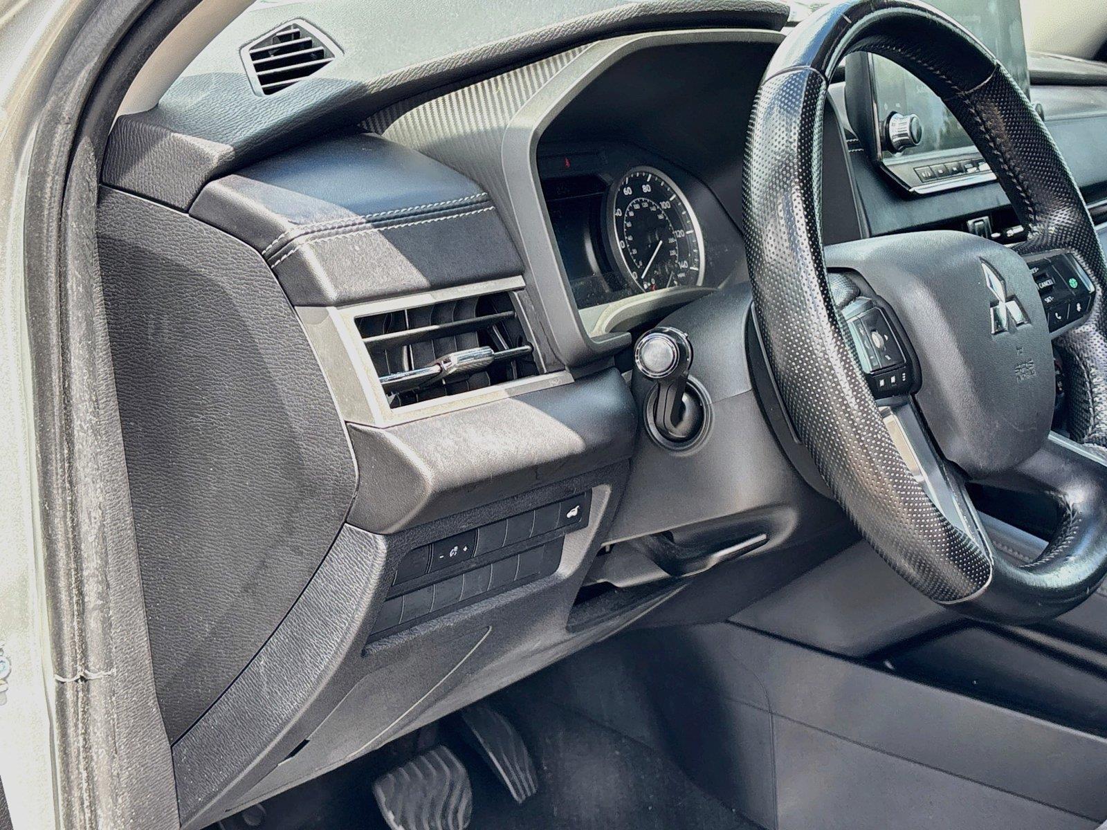 2022 Mitsubishi Outlander SE