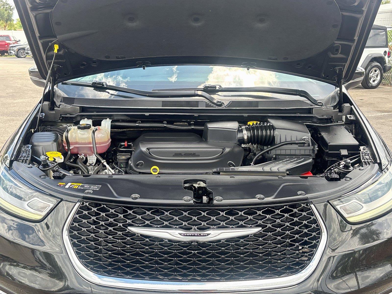 2023 Chrysler Pacifica Touring L