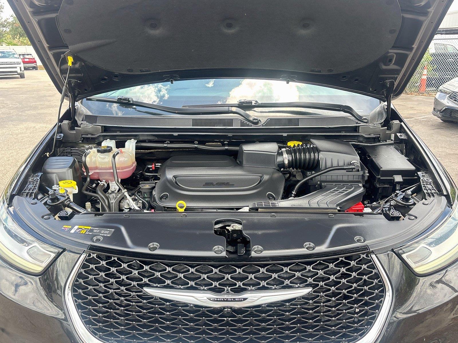 2023 Chrysler Pacifica Touring L