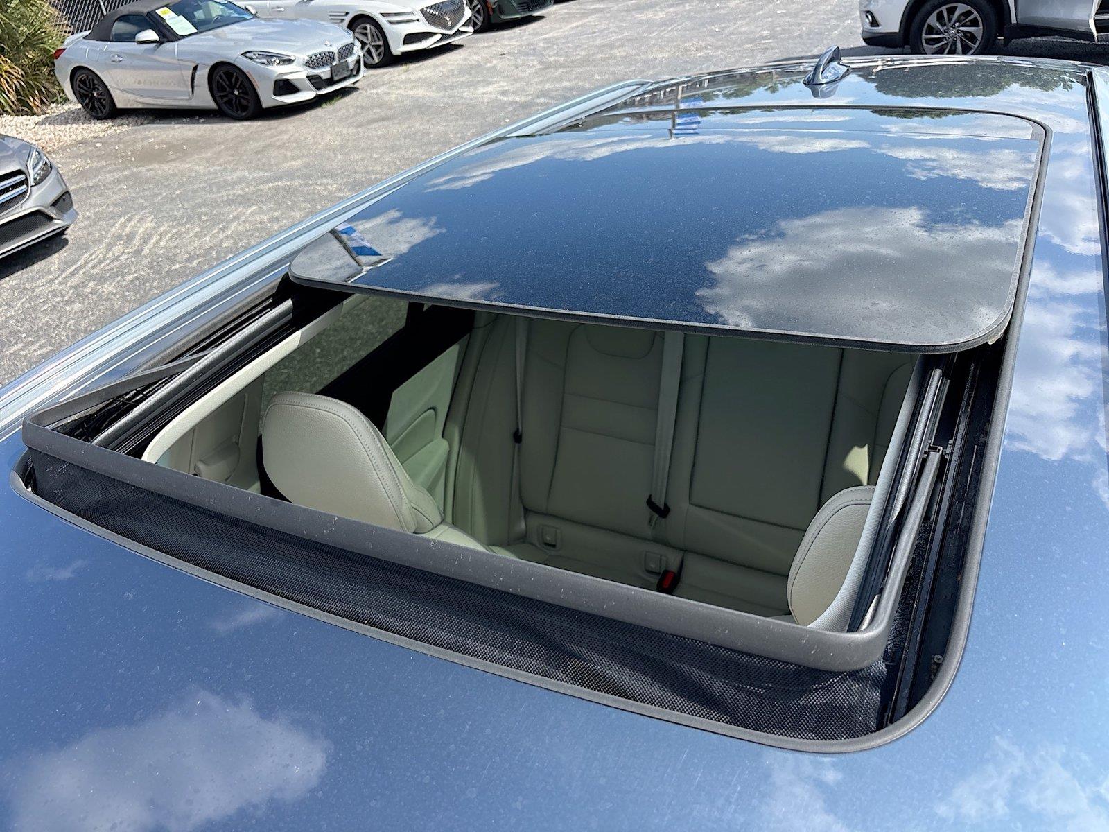 2025 Volvo V60 Cross Country Plus